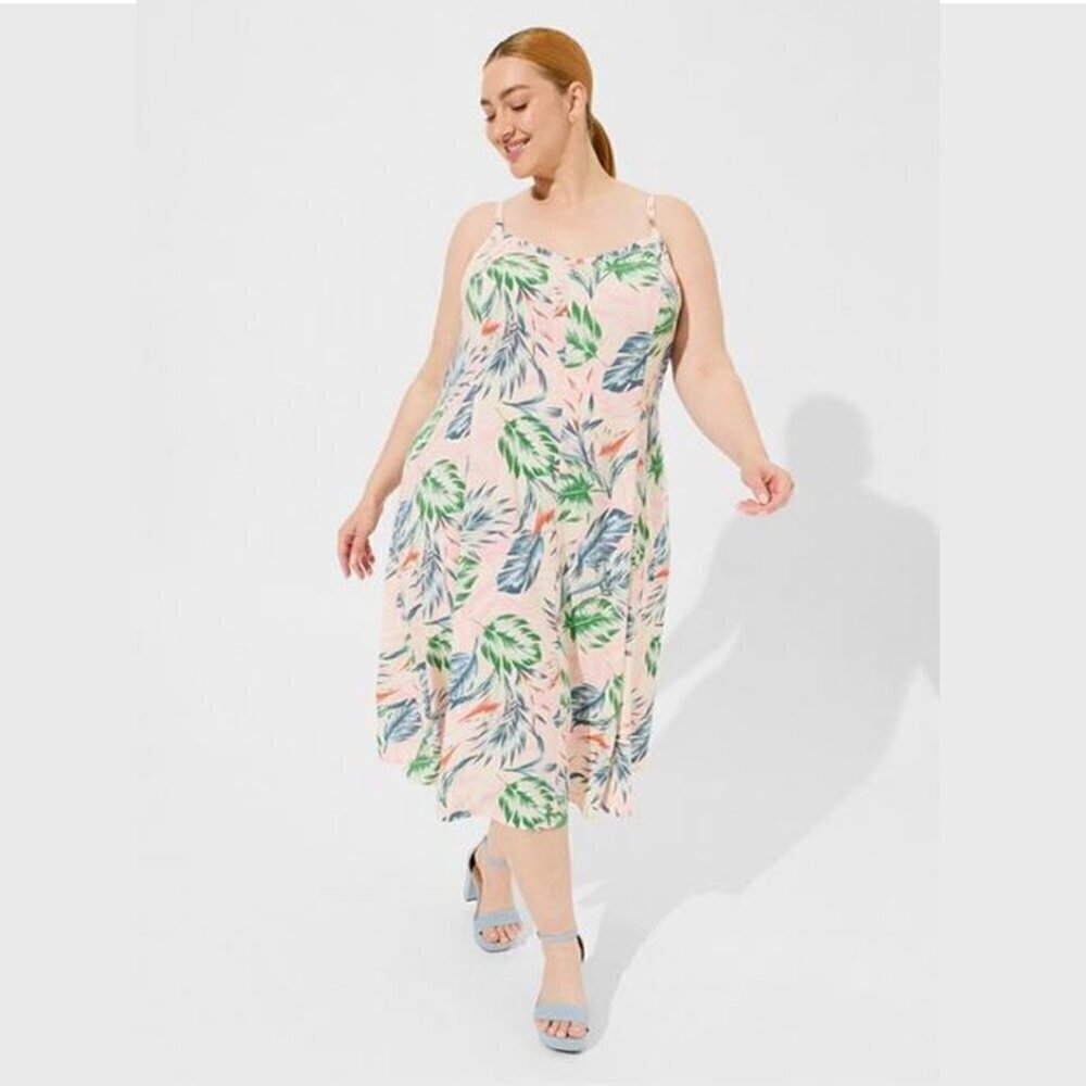 Torrid - Midi Challis Sleeveless Trapeze Dress in Tropical Leaves